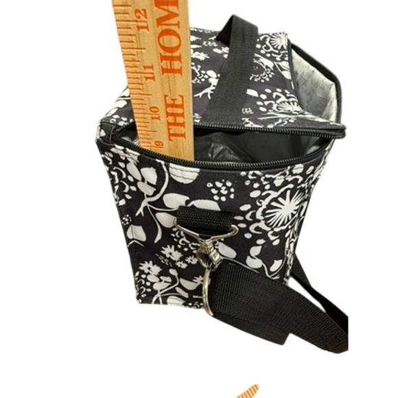 "THIRTY-ONE" Insulated Cooler Lunch Bag Custom embroid. "HELP YOURSELF" Zip Shut - Picture 12 of 15